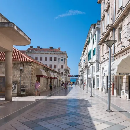Oasis Luxury With Terrarce And Jacuzzi Apartament Split