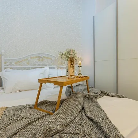 Oasis Luxury With Terrarce And Jacuzzi * スプリト