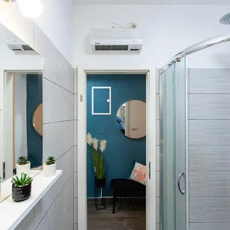 Oasis Luxury With Terrarce And Jacuzzi * スプリト