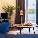 Oasis Luxury With Terrarce And Jacuzzi Apartment *