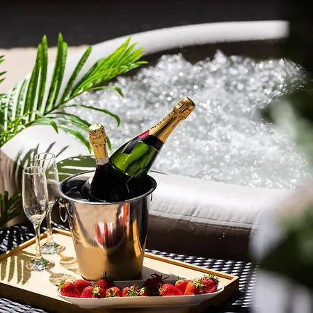 Apartamento Oasis Luxury With Terrarce And Jacuzzi Split