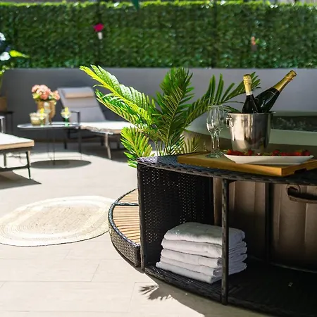 Oasis Luxury With Terrarce And Jacuzzi Apartment *
