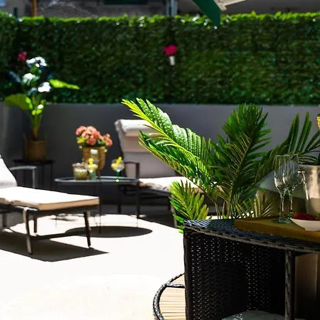 Oasis Luxury With Terrarce And Jacuzzi Apartment *