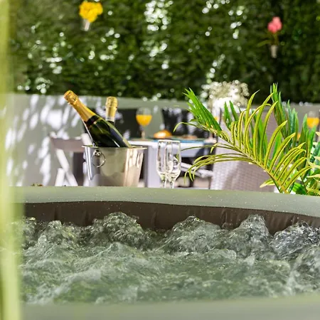 Lägenhet Oasis Luxury With Terrarce And Jacuzzi
