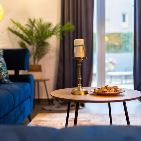Oasis Luxury With Terrarce And Jacuzzi Apartment *