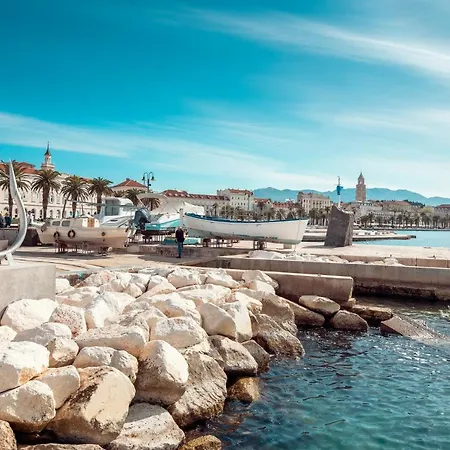 Oasis Luxury With Terrarce And Jacuzzi Apartamento *