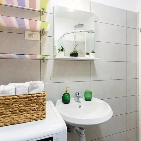 Oasis Luxury With Terrarce And Jacuzzi *