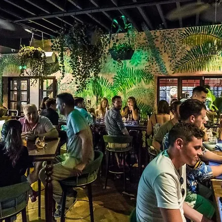 Oasis Luxury With Terrarce And Jacuzzi 스플리트