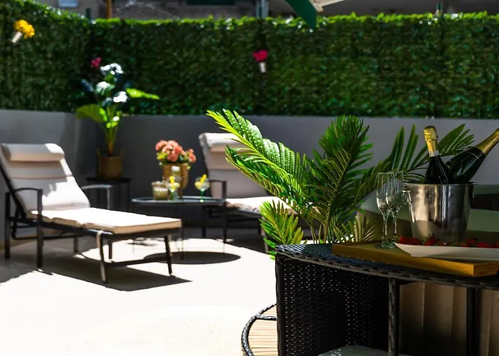 Oasis Luxury With Terrarce And Jacuzzi 아파트 *