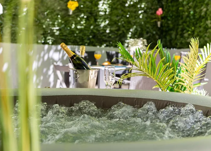 아파트 Oasis Luxury With Terrarce And Jacuzzi