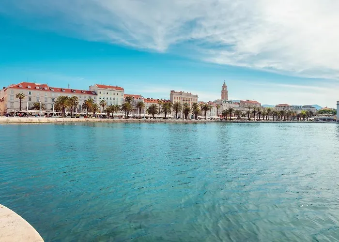 아파트 Oasis Luxury With Terrarce And Jacuzzi 스플리트