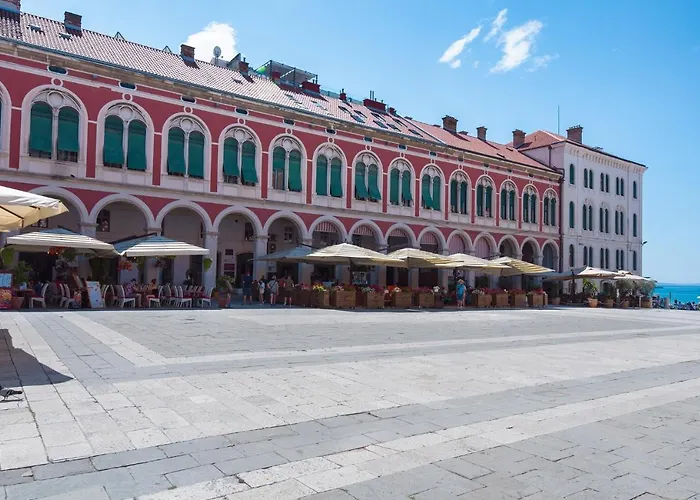 Oasis Luxury With Terrarce And Jacuzzi 스플리트