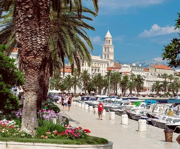 Oasis Luxury With Terrarce And Jacuzzi 스플리트