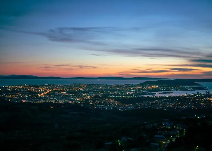 아파트 Oasis Luxury With Terrarce And Jacuzzi